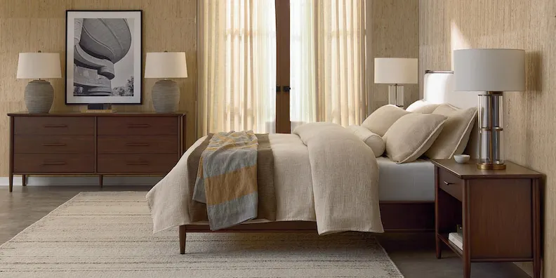 Bassett Furniture 2535-K156 Copenhagen Queen Upholstered Bed Bassett Furniture 2535-K156 Copenhagen Queen Upholstered Bed