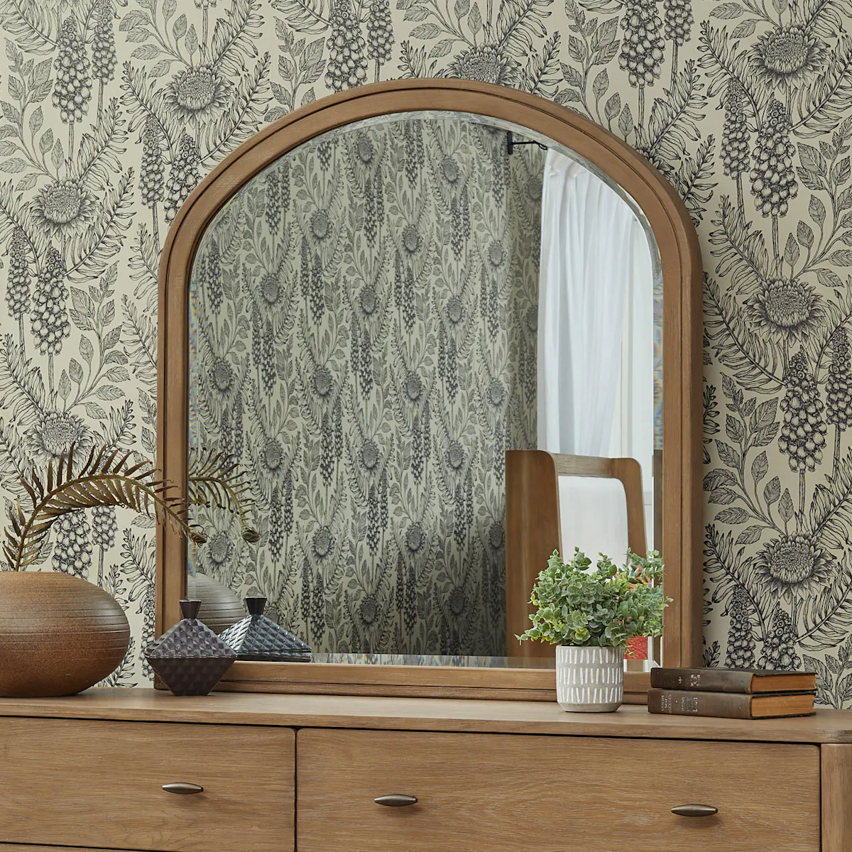 Flexsteel Furniture W1062-880 Normandy Mirror Flexsteel Furniture W1062-880 Normandy Mirror