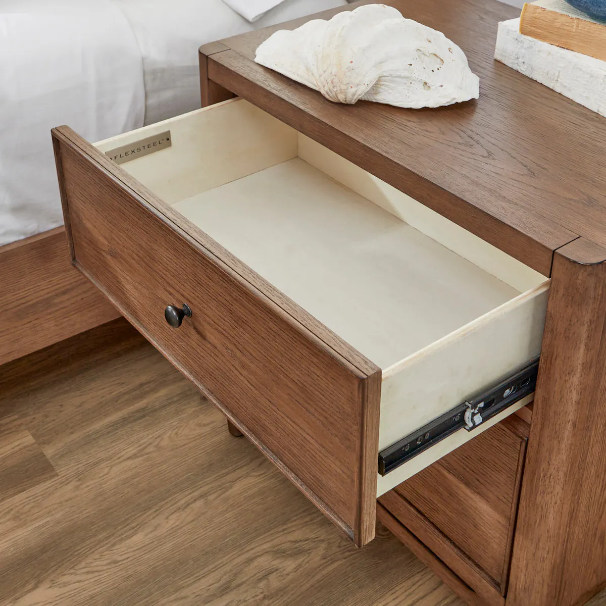 Flexsteel Furniture W1067-863 Verona Nightstand Flexsteel Furniture W1067-863 Verona Nightstand