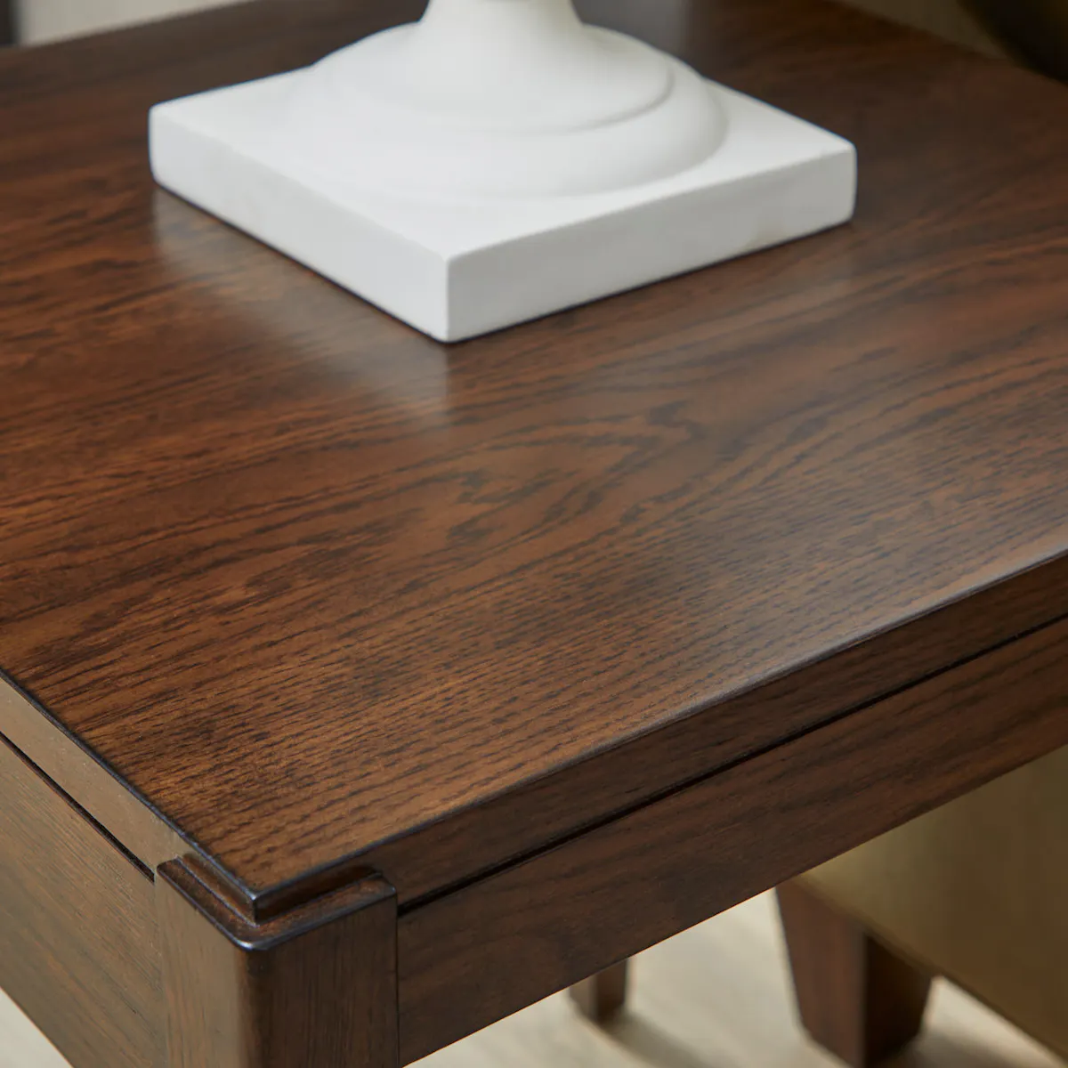 Flexsteel Furniture W1076-022 Sylvie Tall Bunching Table Flexsteel Furniture W1076-022 Sylvie Tall Bunching Table