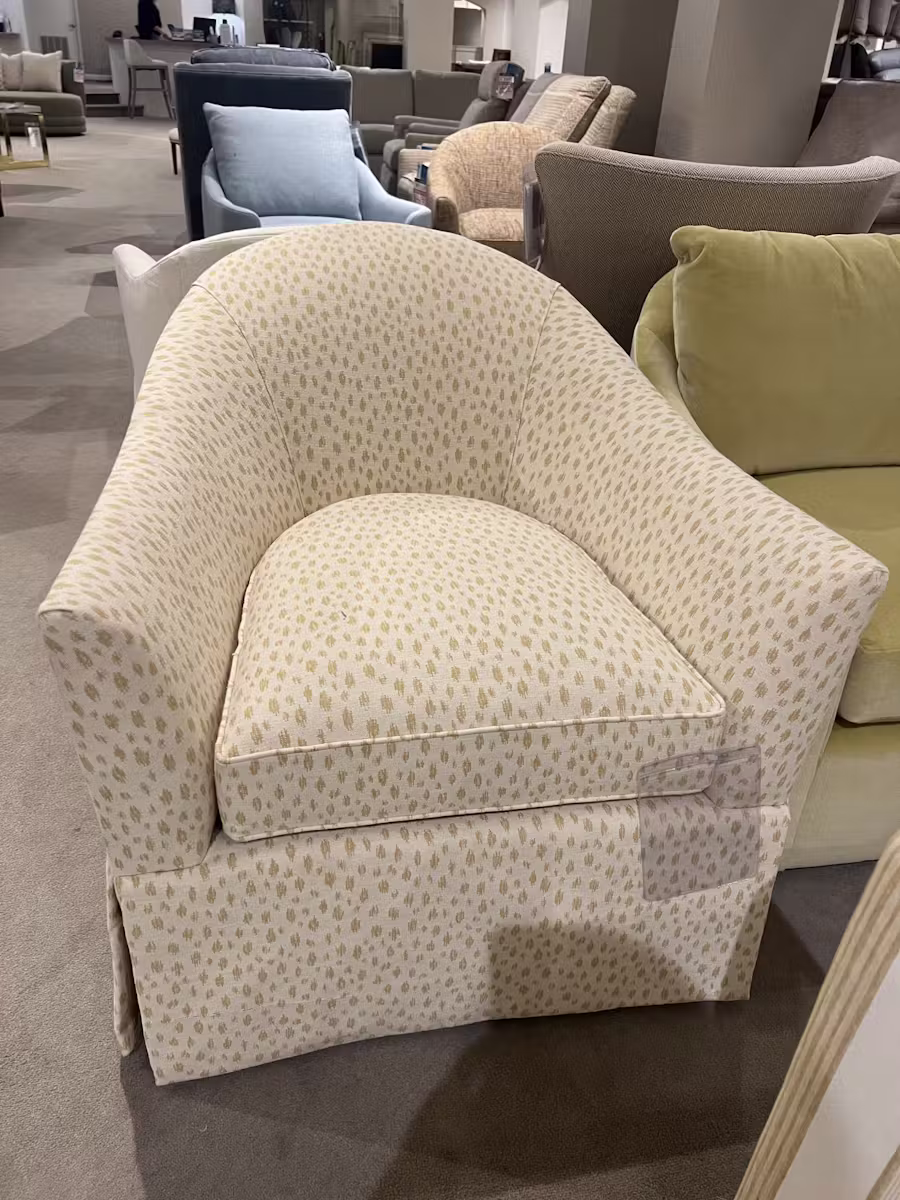 Highland House 1727SW/80 Wear Skirted Swivel Chair Highland House 1727SW/80 Wear Skirted Swivel Chair