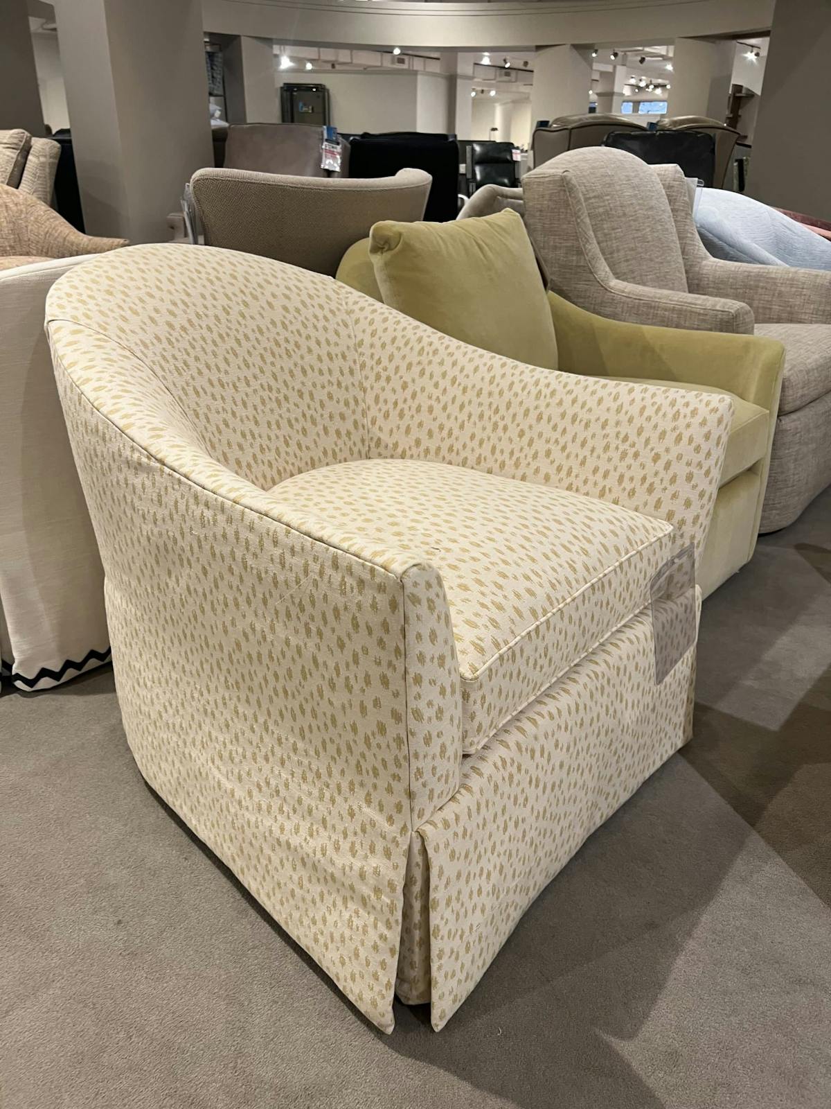 Highland House 1727SW/80 Wear Skirted Swivel Chair Highland House 1727SW/80 Wear Skirted Swivel Chair