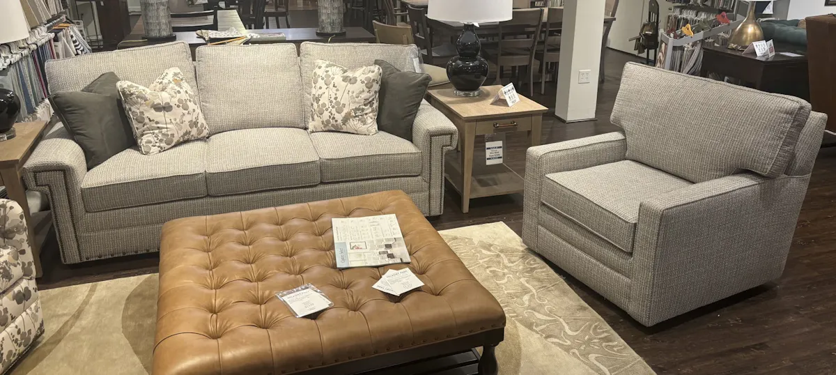 Kincaid 276-86F Custom Sofa and Swivel Chair Kincaid 276-86F Custom Sofa and Swivel Chair