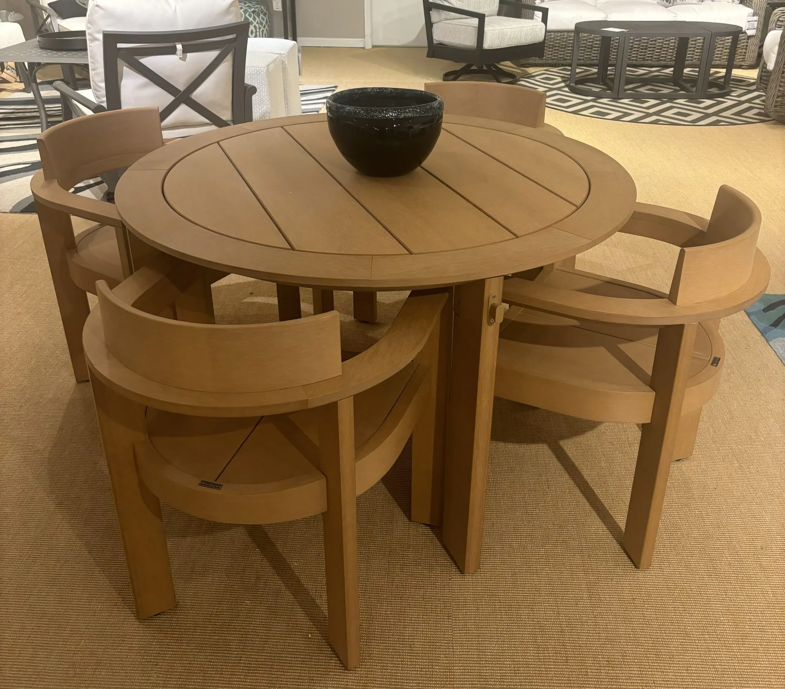 Woodard S722702 Beau Outdoor Dining Table and Chairs