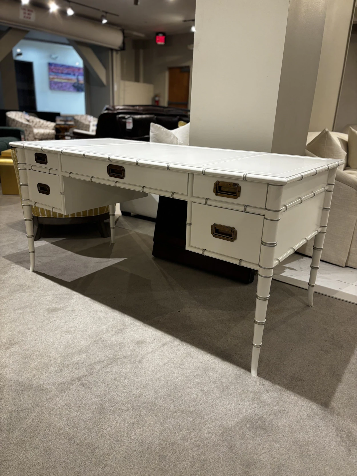 Highland House HH28-130/20 Daphne Desk Highland House HH28-130/20 Daphne Desk