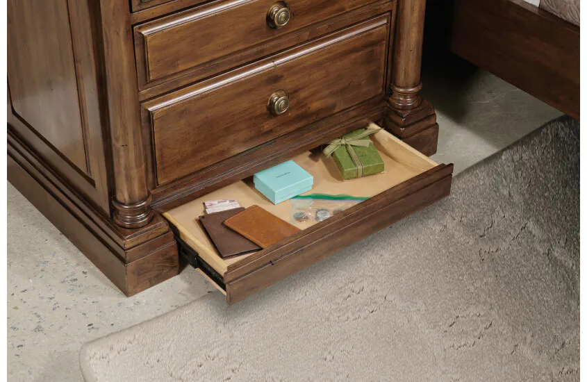 Kincaid Furniture 487-422 Bridgetown Bachelors Chest Kincaid Furniture 487-422 Bridgetown Bachelors Chest