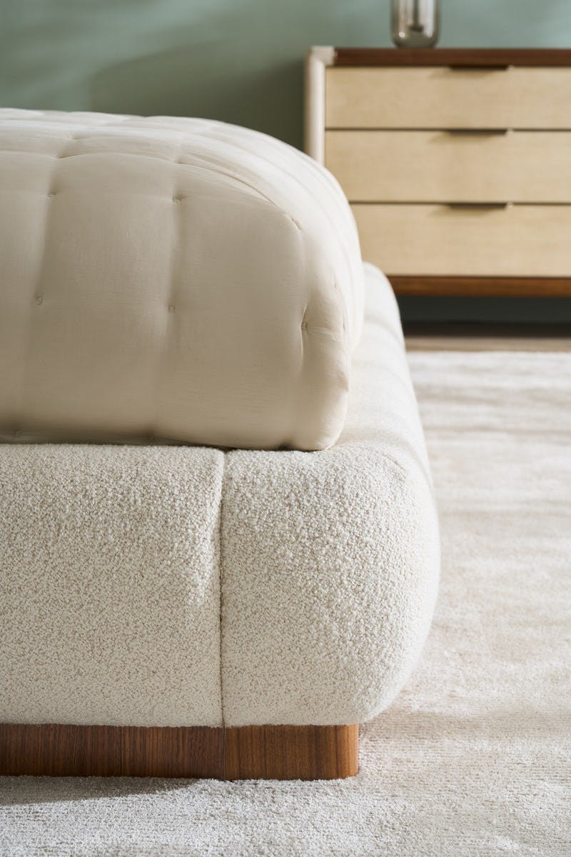 Caracole Furniture CLA-024-102 Botero Queen Bed Caracole Furniture CLA-024-102 Botero Queen Bed