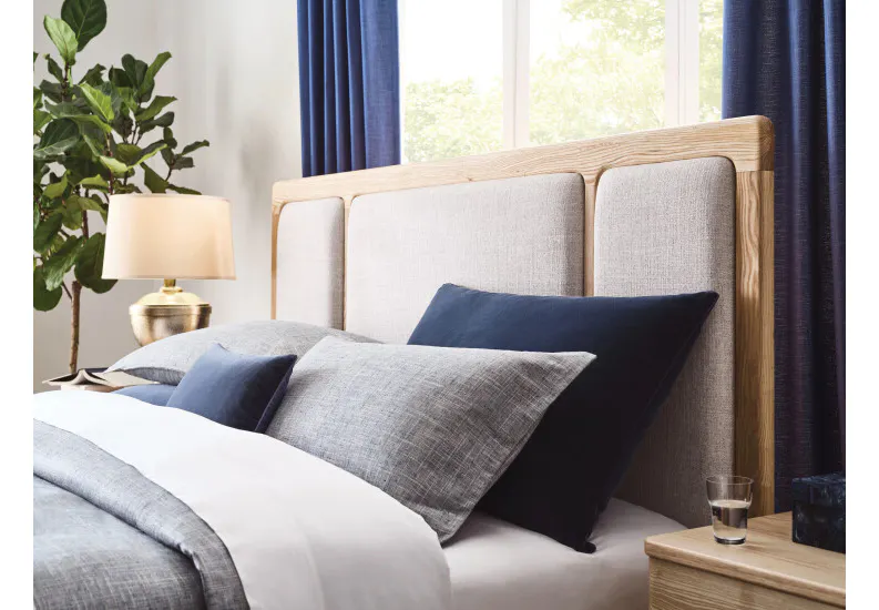 Kincaid Furniture 489-316P King Kendall Upholstered Bed Complete Kincaid Furniture 489-316P King Kendall Upholstered Bed Complete