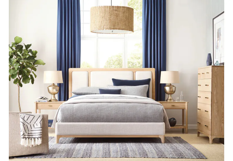 Kincaid Furniture 489-316P King Kendall Upholstered Bed Complete Kincaid Furniture 489-316P King Kendall Upholstered Bed Complete