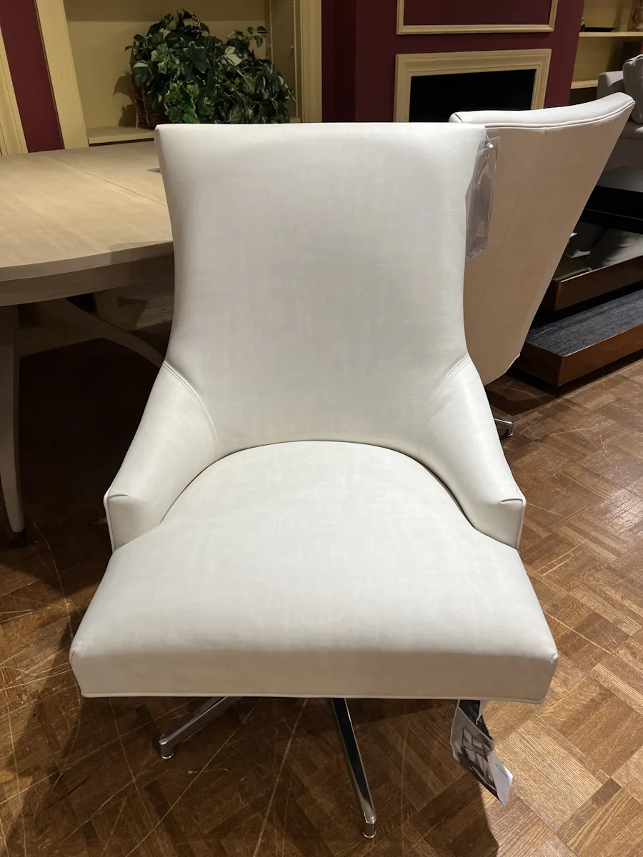 Fairfield Chair L-8379-2N Ashton Swivel Chair Fairfield Chair L-8379-2N Ashton Swivel Chair