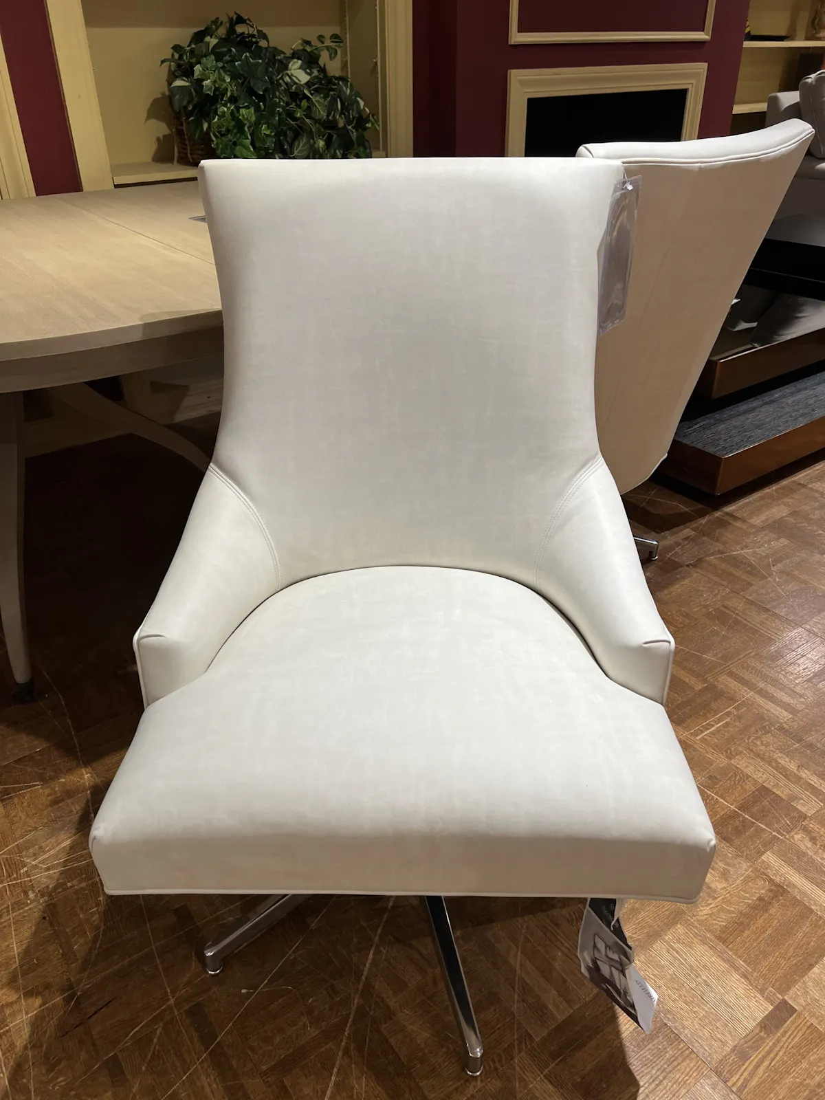 Fairfield Chair L-8379-2N Ashton Swivel Chair Fairfield Chair L-8379-2N Ashton Swivel Chair