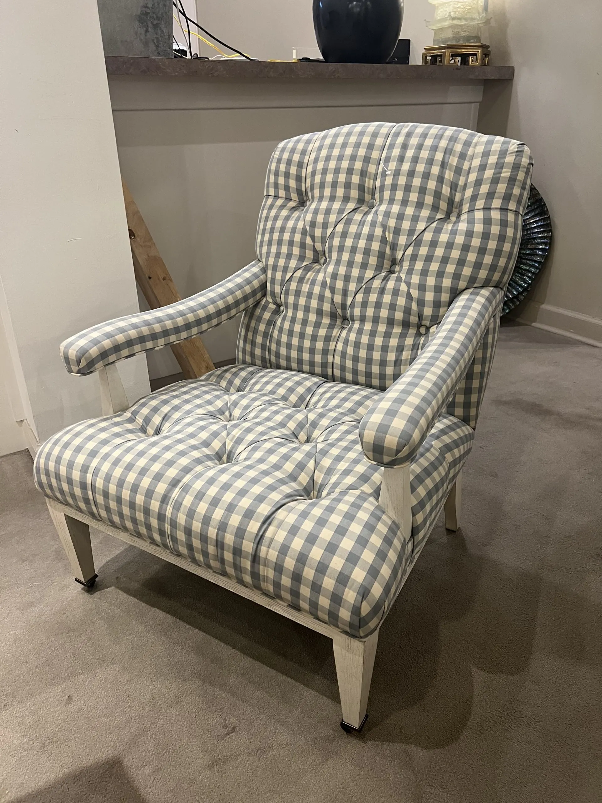 Highland House 1209/270 Miller Tufted Chair