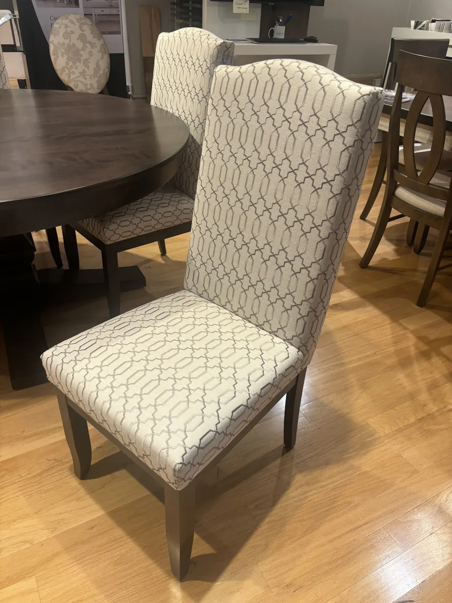 Canadel TRN060602929 Round Dining Table and Chairs Canadel TRN060602929 Round Dining Table and Chairs