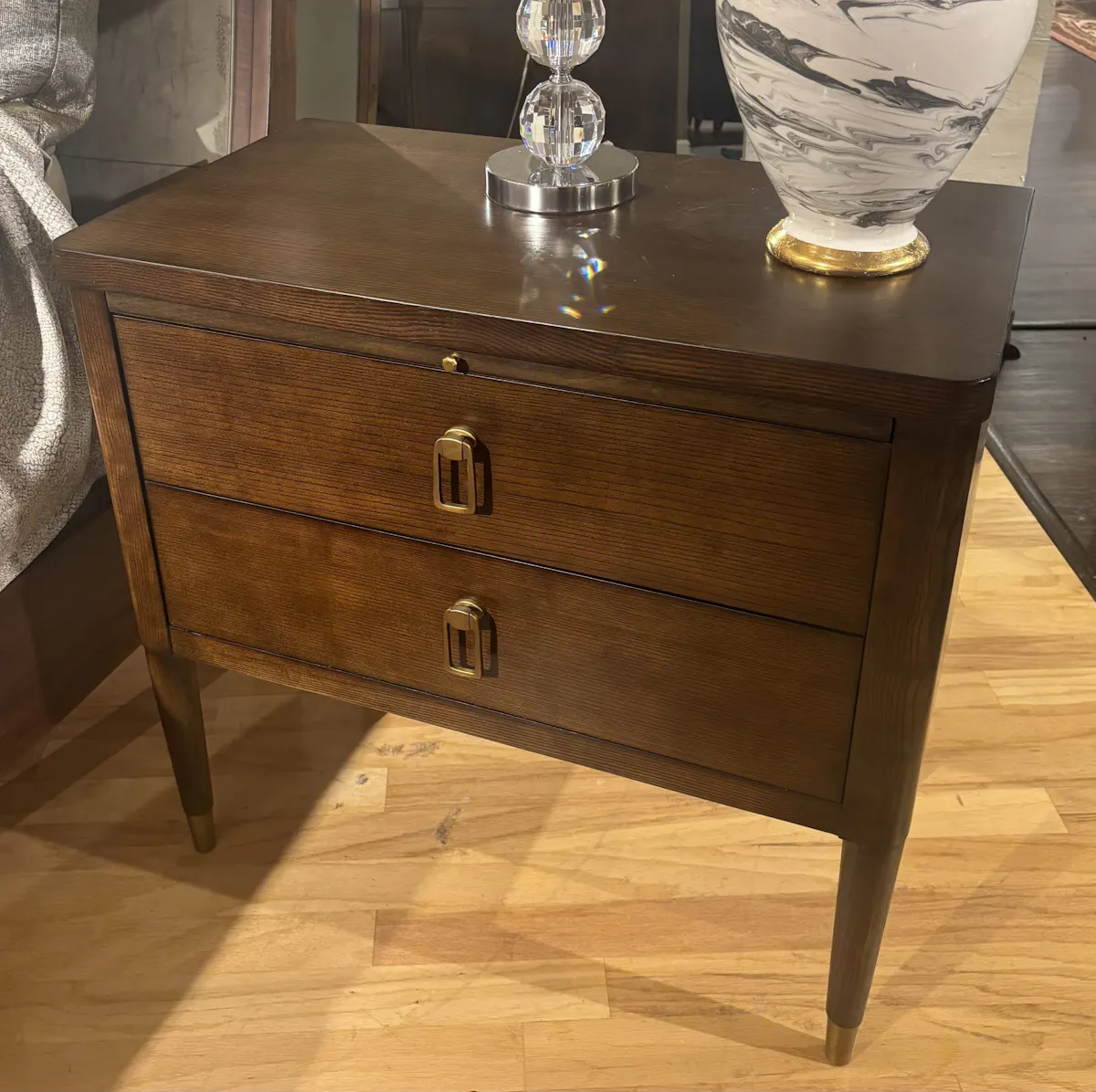 Hickory Chair HC3469-70 Sydney Side Table Hickory Chair HC3469-70 Sydney Side Table