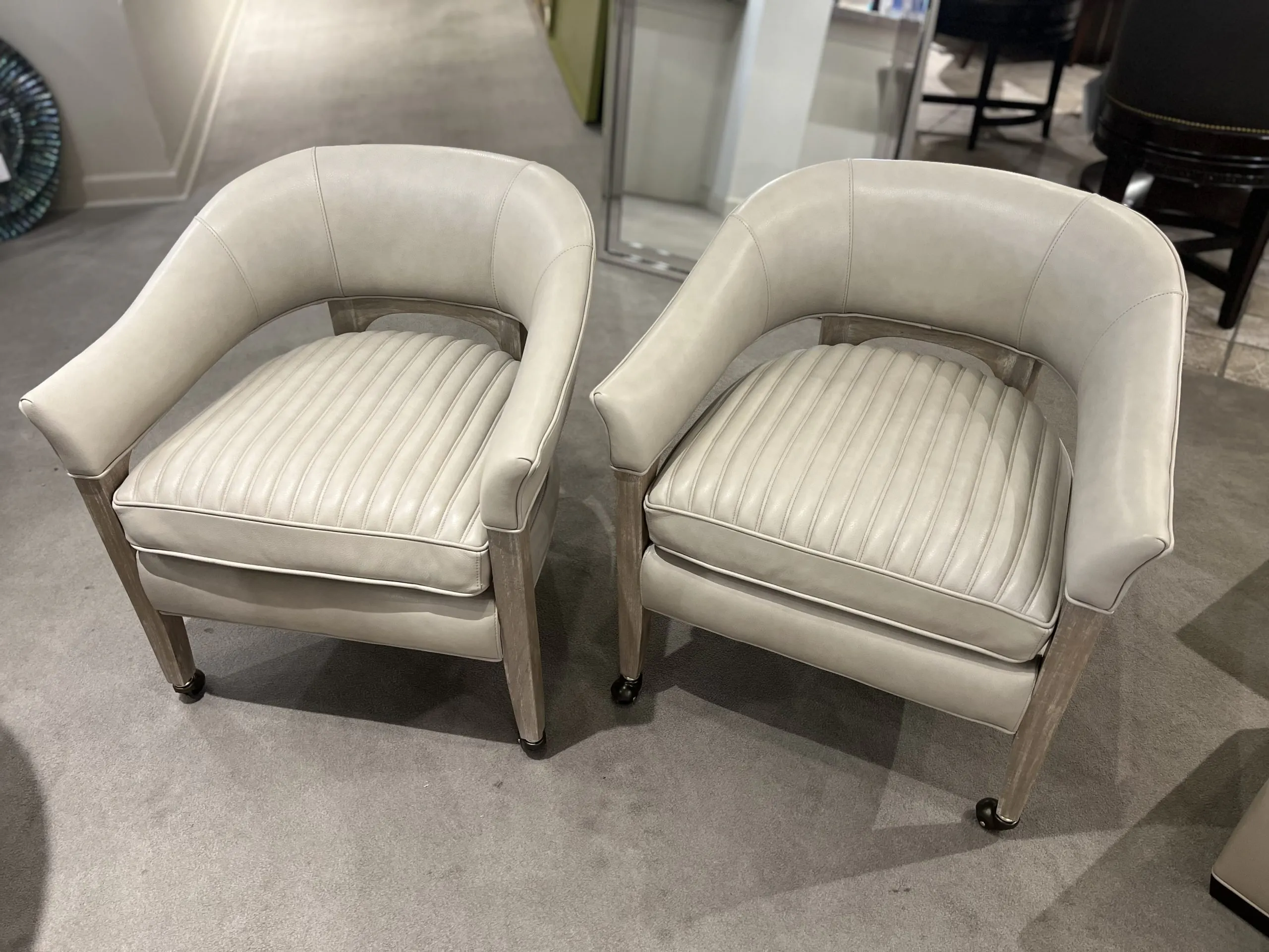 Hancock and Moore 6943-1C/177,178 Jude Game Chair w/ Casters