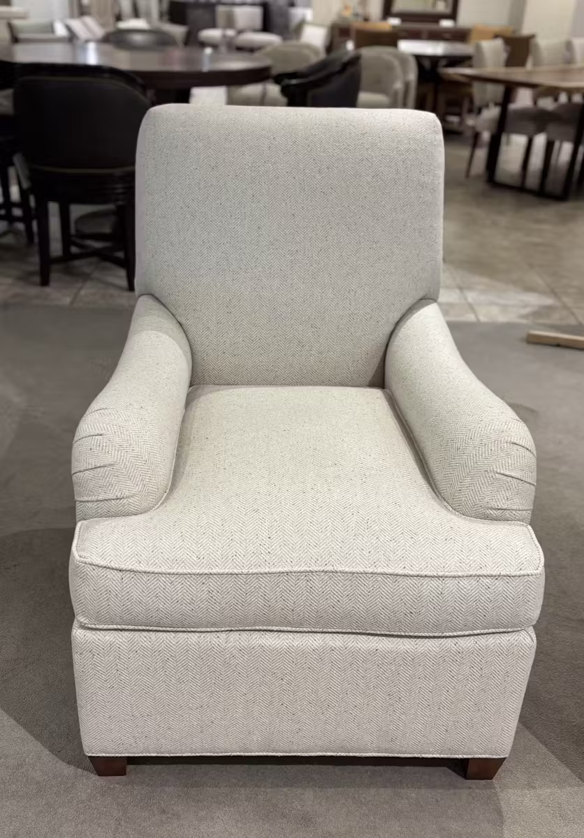 Hickory Chair HC4100-21 Chair w/ English Arm Hickory Chair HC4100-21 Chair w/ English Arm