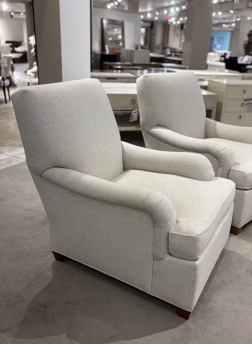 Hickory Chair HC4100-21 Chair w/ English Arm Hickory Chair HC4100-21 Chair w/ English Arm