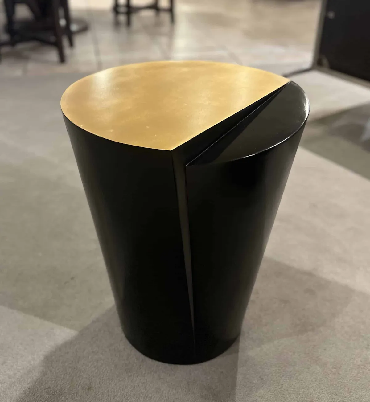 Maitland-Smith 8346-32B/110 Conical Spot Table - Black Maitland-Smith 8346-32B/110 Conical Spot Table - Black