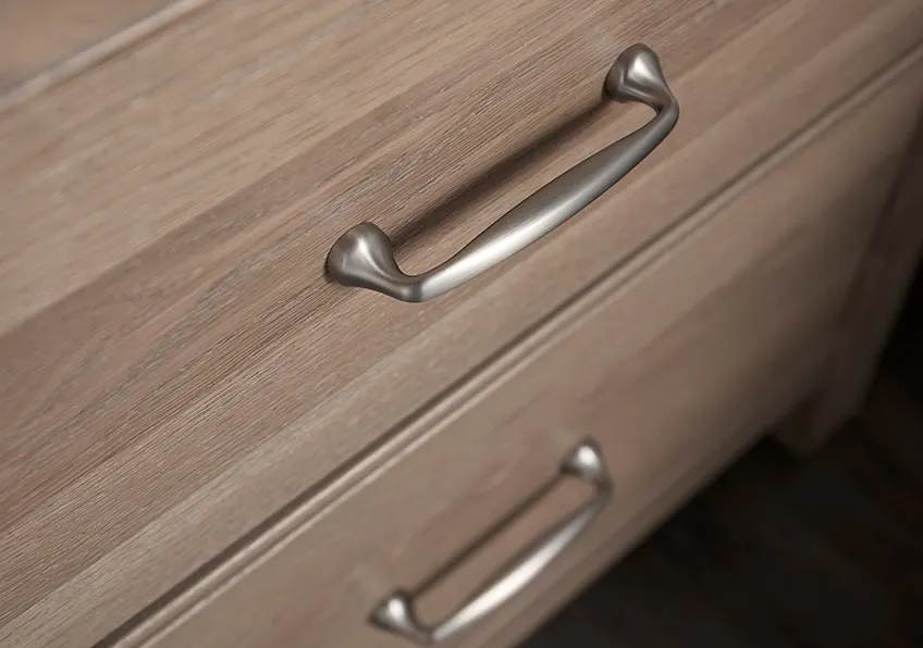 Vaughan Bassett 831-115 Chest of 5 Drawers in Grey Oak Vaughan Bassett 831-115 Chest of 5 Drawers in Grey Oak