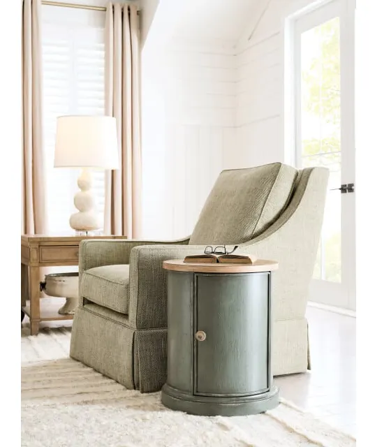 American Drew 483-916G Woodfield Round Accent Table Green American Drew 483-916G Woodfield Round Accent Table Green