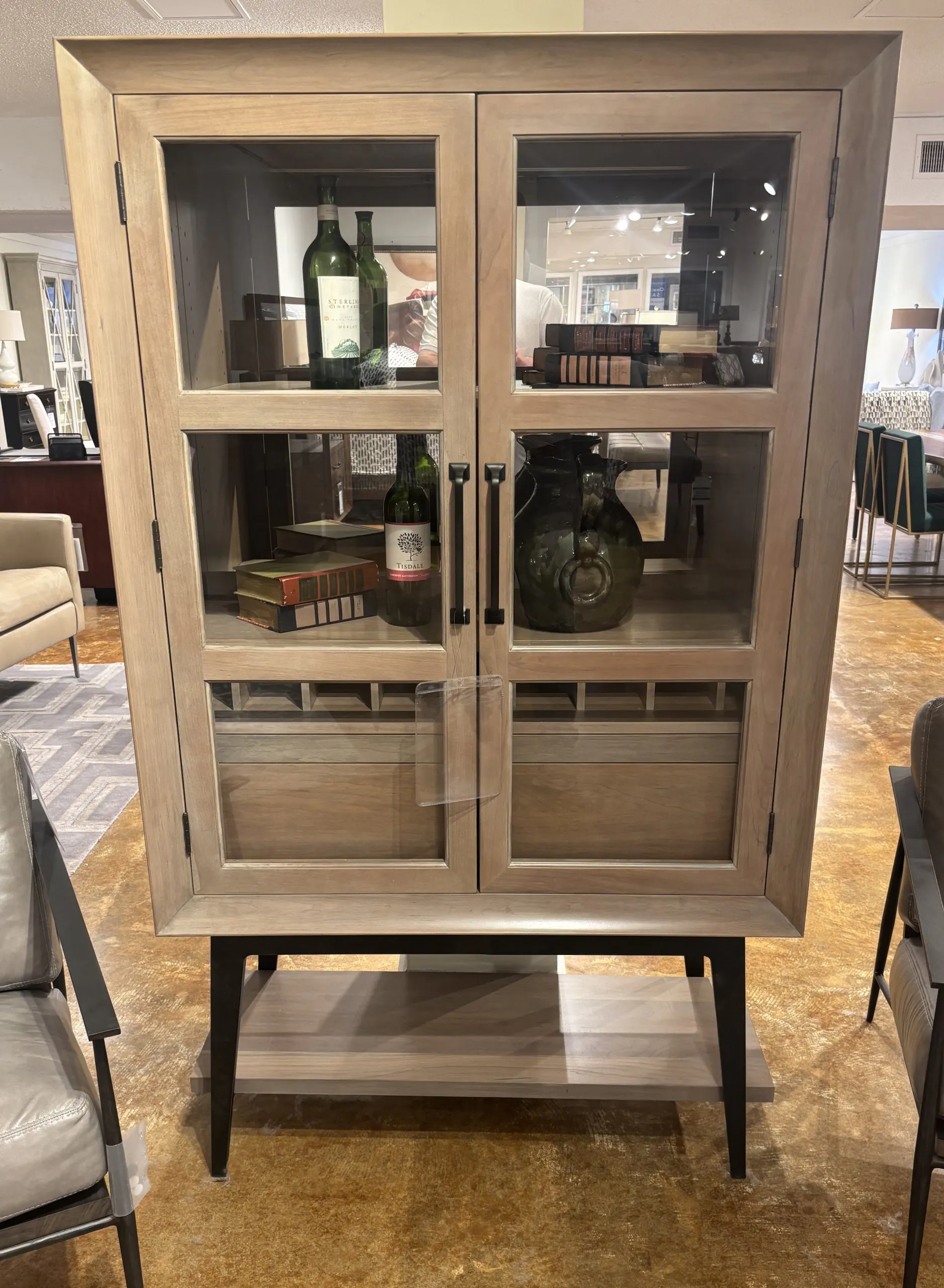 Charleston Forge MD3300 Keys Bar Cabinet
