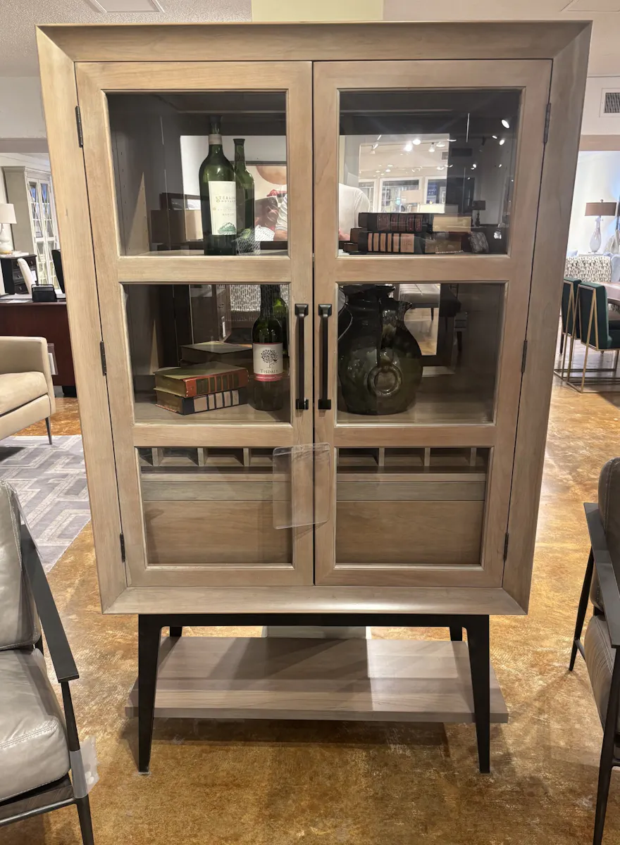 Charleston Forge MD3300 Keys Bar Cabinet Charleston Forge MD3300 Keys Bar Cabinet