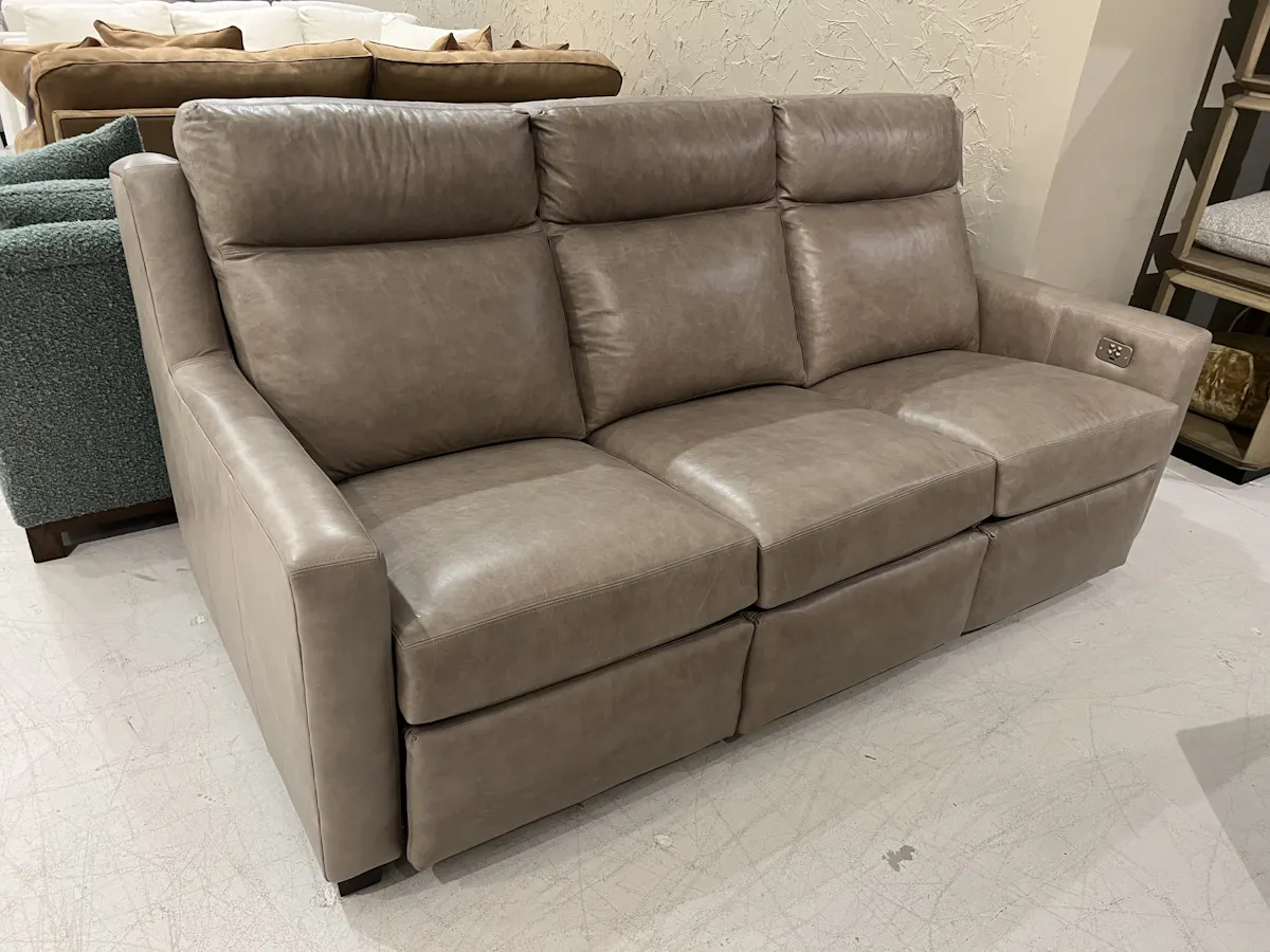 Century LR-C1009-2EM/350 Braxton Electric Sofa Century LR-C1009-2EM/350 Braxton Electric Sofa