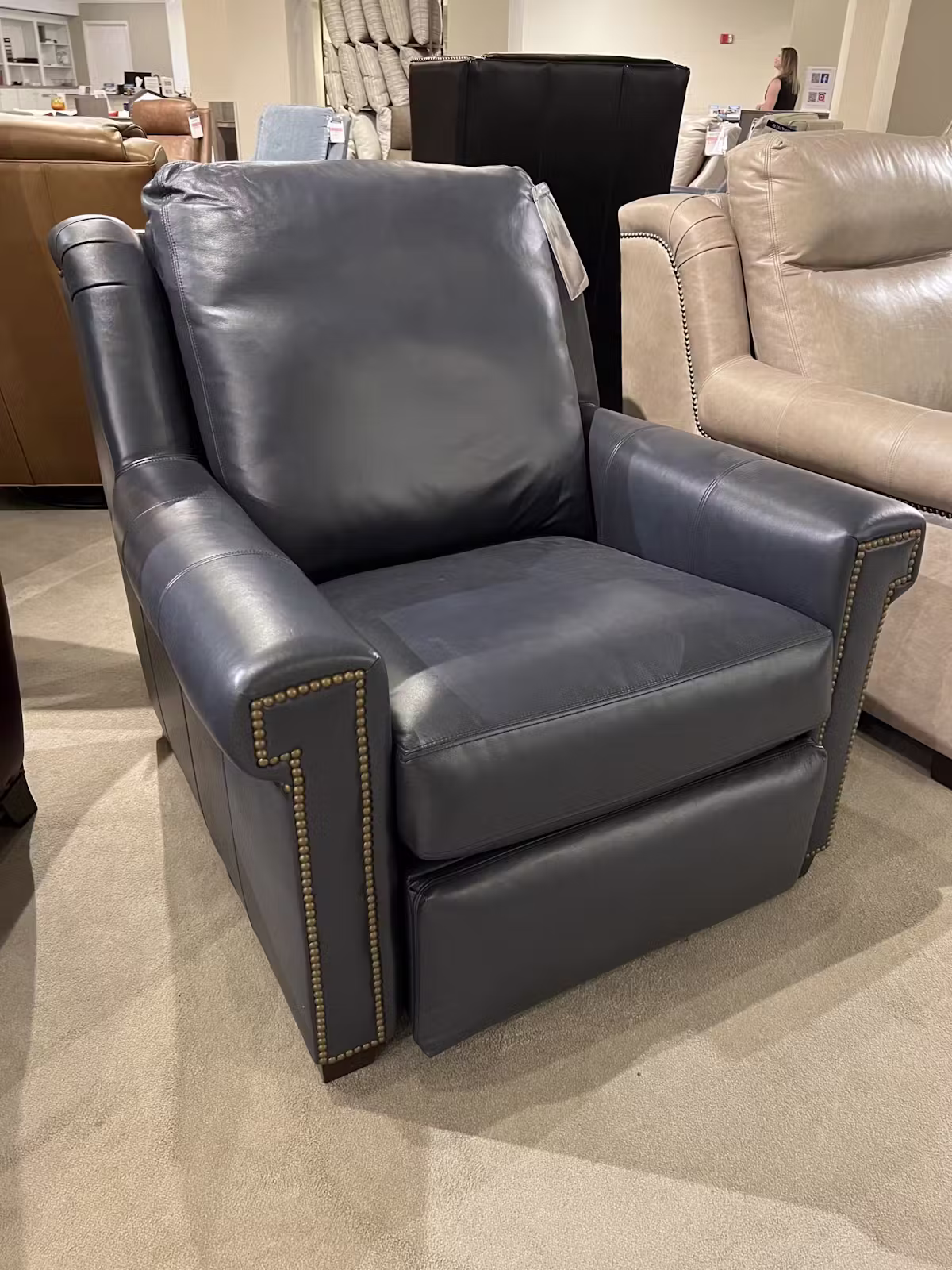 Century LR-C1015-6EM/120 Ellery Electric Recliner Century LR-C1015-6EM/120 Ellery Electric Recliner