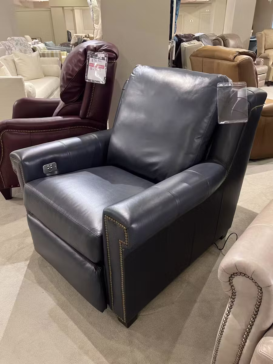 Century LR-C1015-6EM/120 Ellery Electric Recliner Century LR-C1015-6EM/120 Ellery Electric Recliner