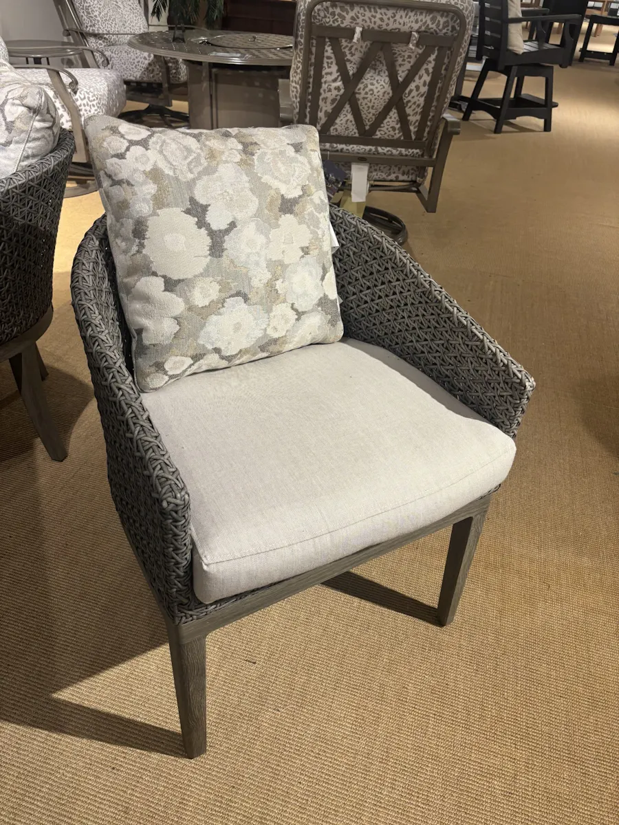 Lane Venture 9532-99 Lenox Hill Outdoor Dining Table and Chairs Lane Venture 9532-99 Lenox Hill Outdoor Dining Table and Chairs