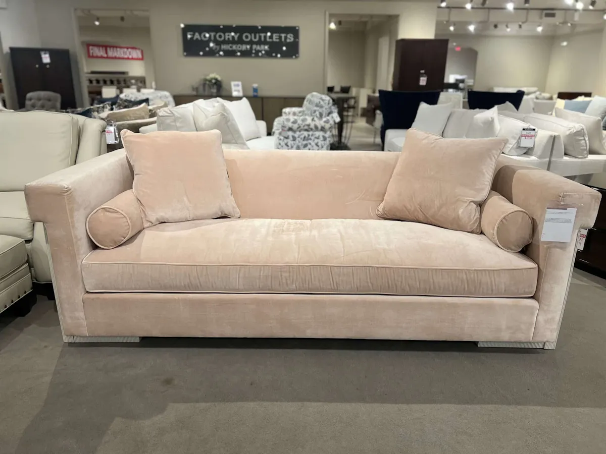 Hickory Chair HC6700-90/140 Maya Tuxedo Sofa Hickory Chair HC6700-90/140 Maya Tuxedo Sofa
