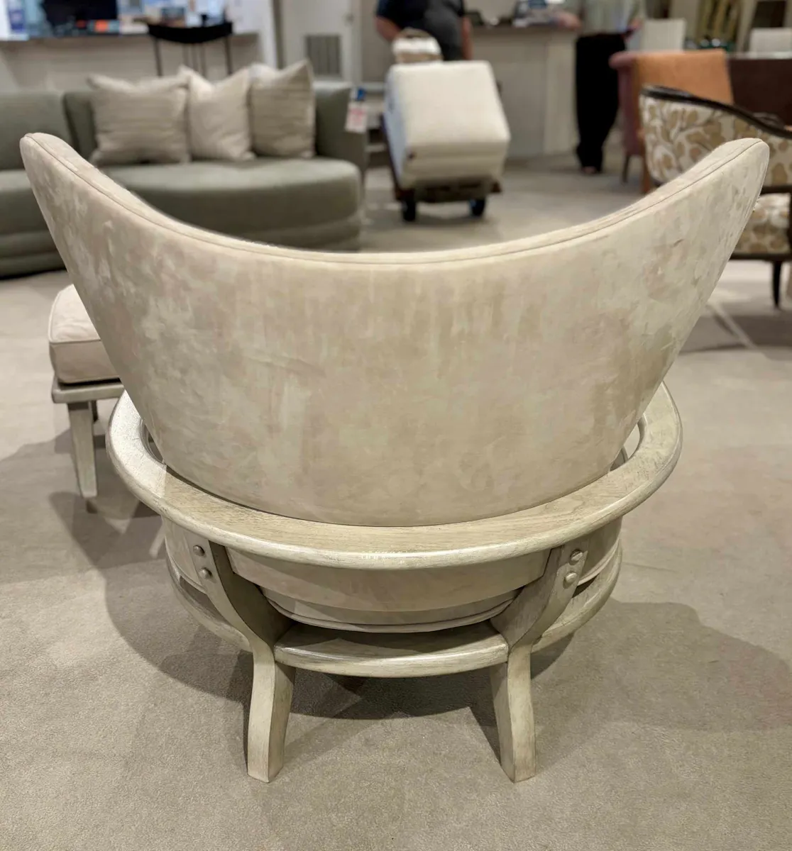 Hickory Chair HC3426-23/80 Delfern Chair Hickory Chair HC3426-23/80 Delfern Chair