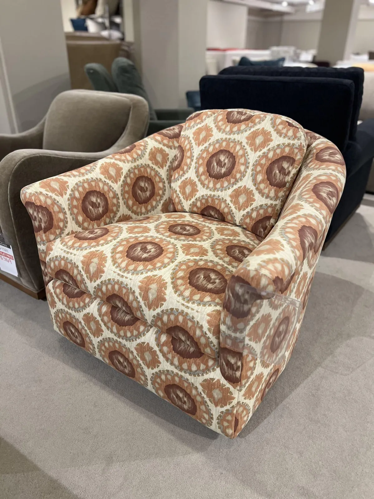 Jessica Charles 524S/10027 Remedy Swivel Chair Jessica Charles 524S/10027 Remedy Swivel Chair