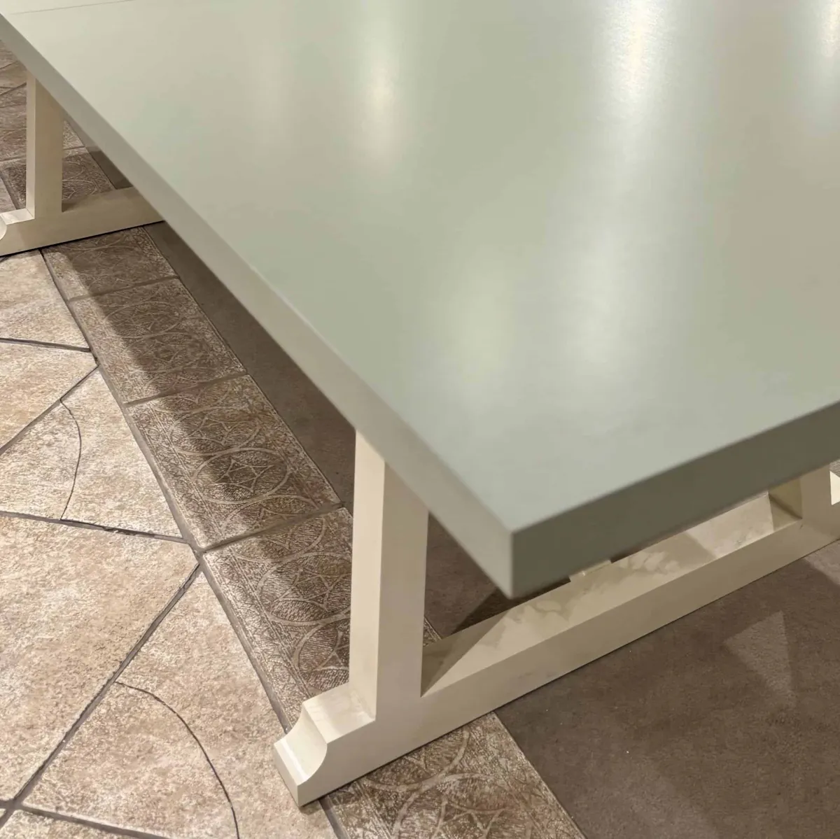 Highland House HH19-930/10,20,30 Jackson Dining Table Highland House HH19-930/10,20,30 Jackson Dining Table