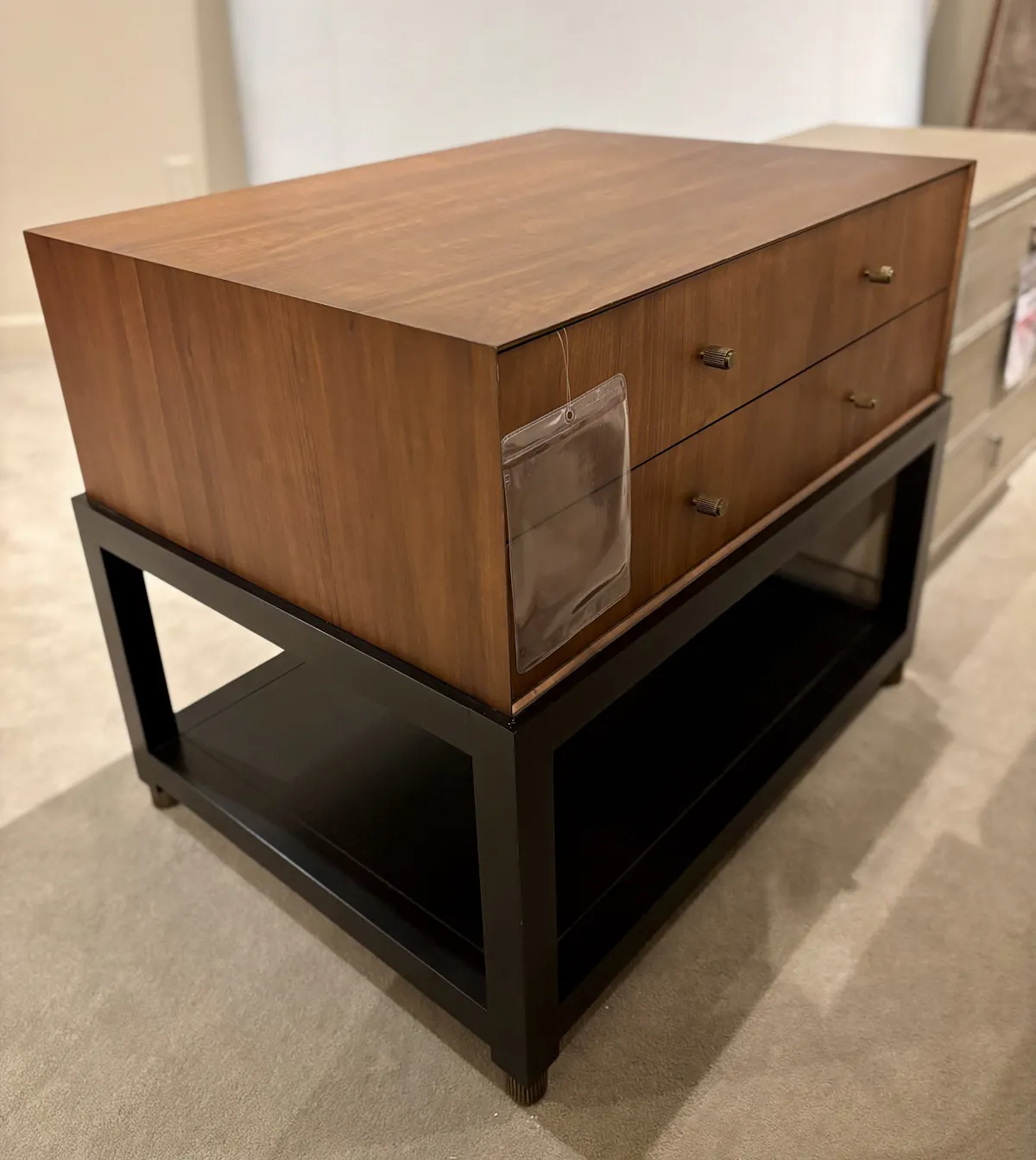Century C79-621/80 Edward Side Table Century C79-621/80 Edward Side Table