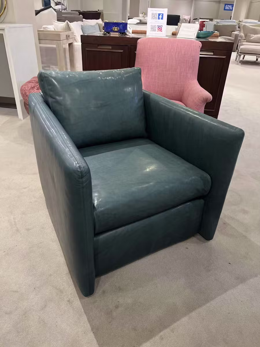 Highland House 1158SW/160 Dar Swivel Chair Highland House 1158SW/160 Dar Swivel Chair