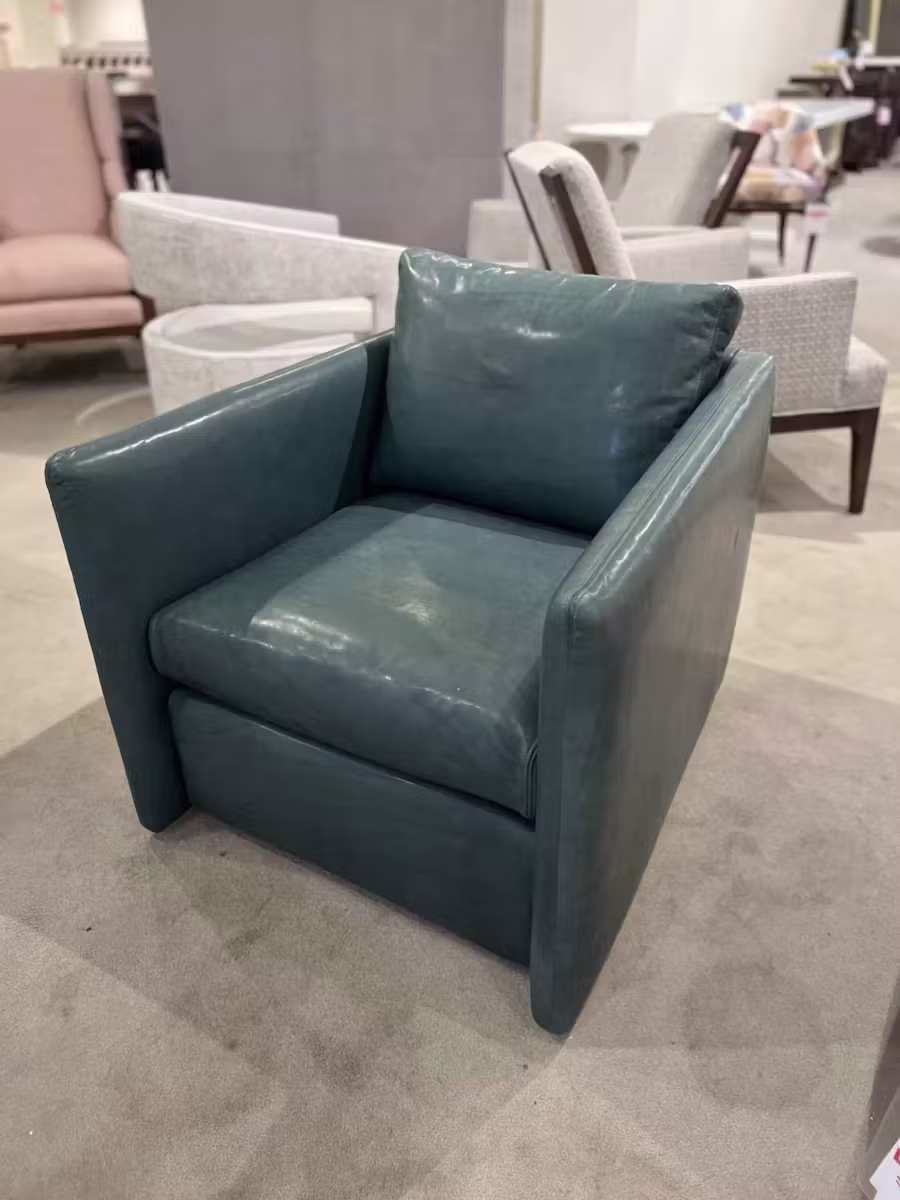 Highland House 1158SW/160 Dar Swivel Chair Highland House 1158SW/160 Dar Swivel Chair