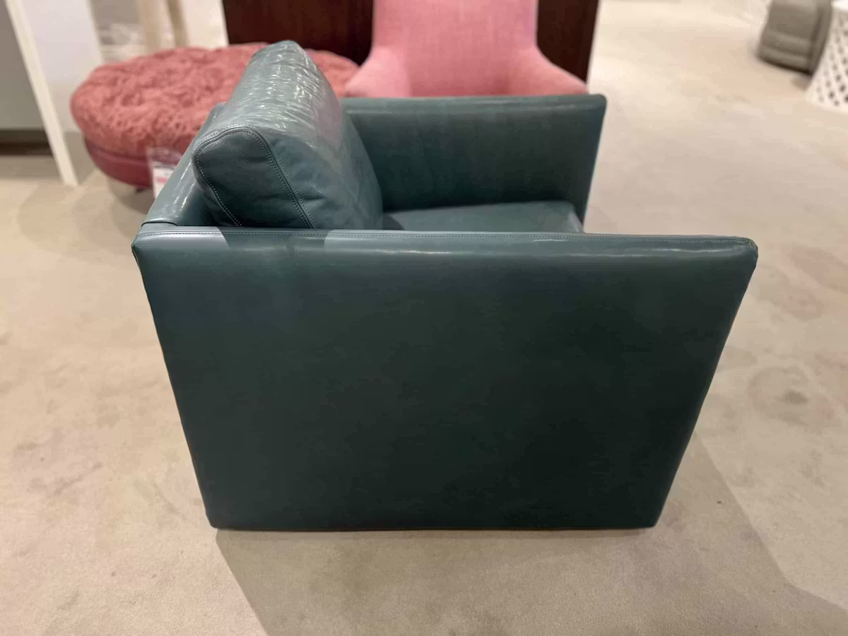 Highland House 1158SW/160 Dar Swivel Chair Highland House 1158SW/160 Dar Swivel Chair
