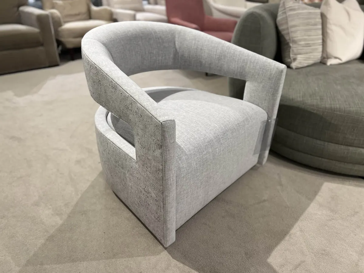 Century CCC3115-8/270 Raylen Swivel Chair Century CCC3115-8/270 Raylen Swivel Chair