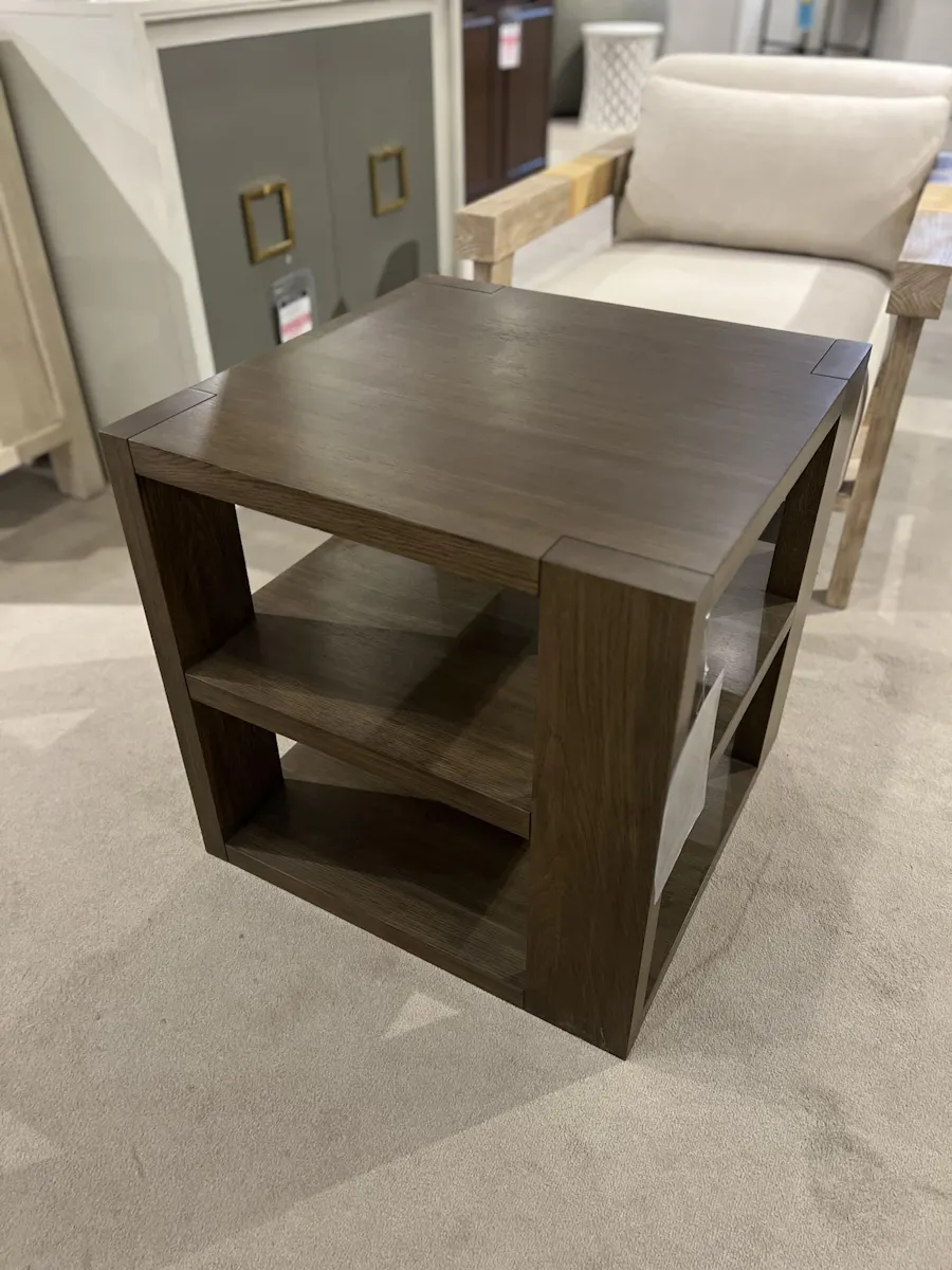 Century B31-622/130 Carino Side Table Century B31-622/130 Carino Side Table