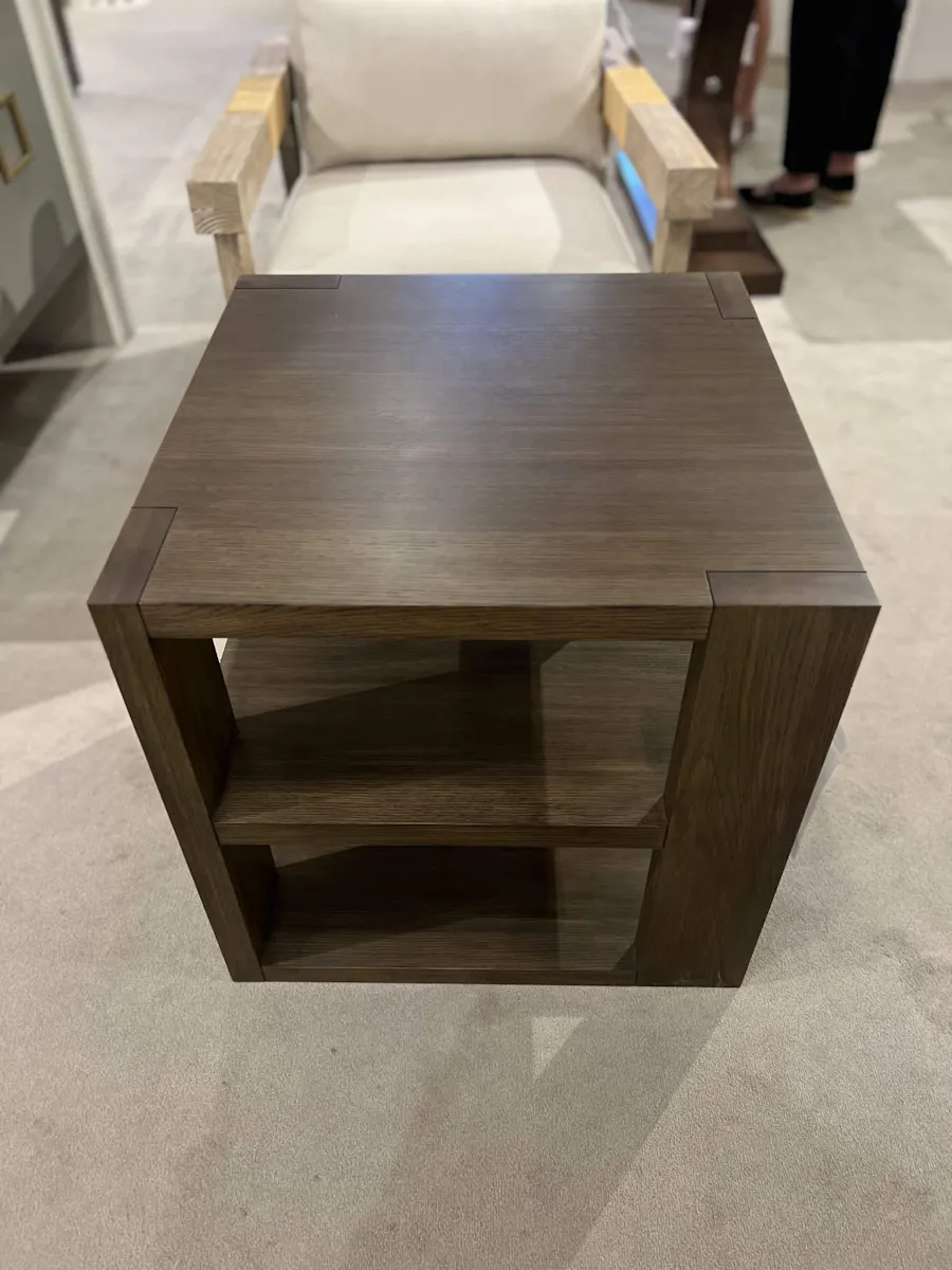 Century B31-622/130 Carino Side Table Century B31-622/130 Carino Side Table