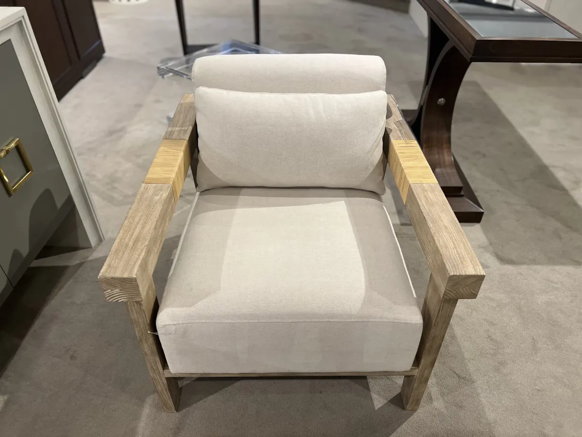 Century CT6110/200 Koehn Lounge Chair Century CT6110/200 Koehn Lounge Chair