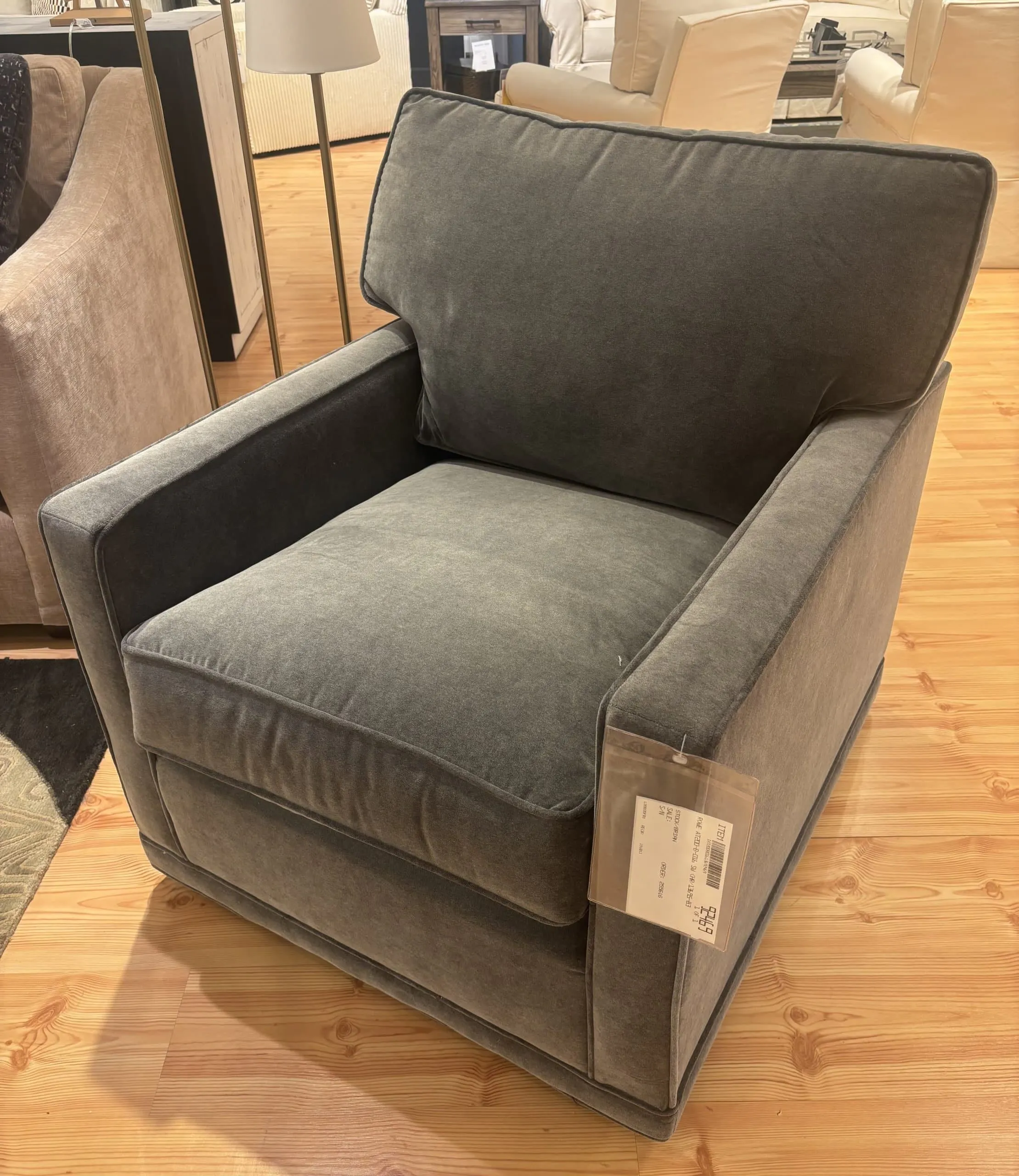 Rowe AT200-B-016 My Style II Swivel Chair