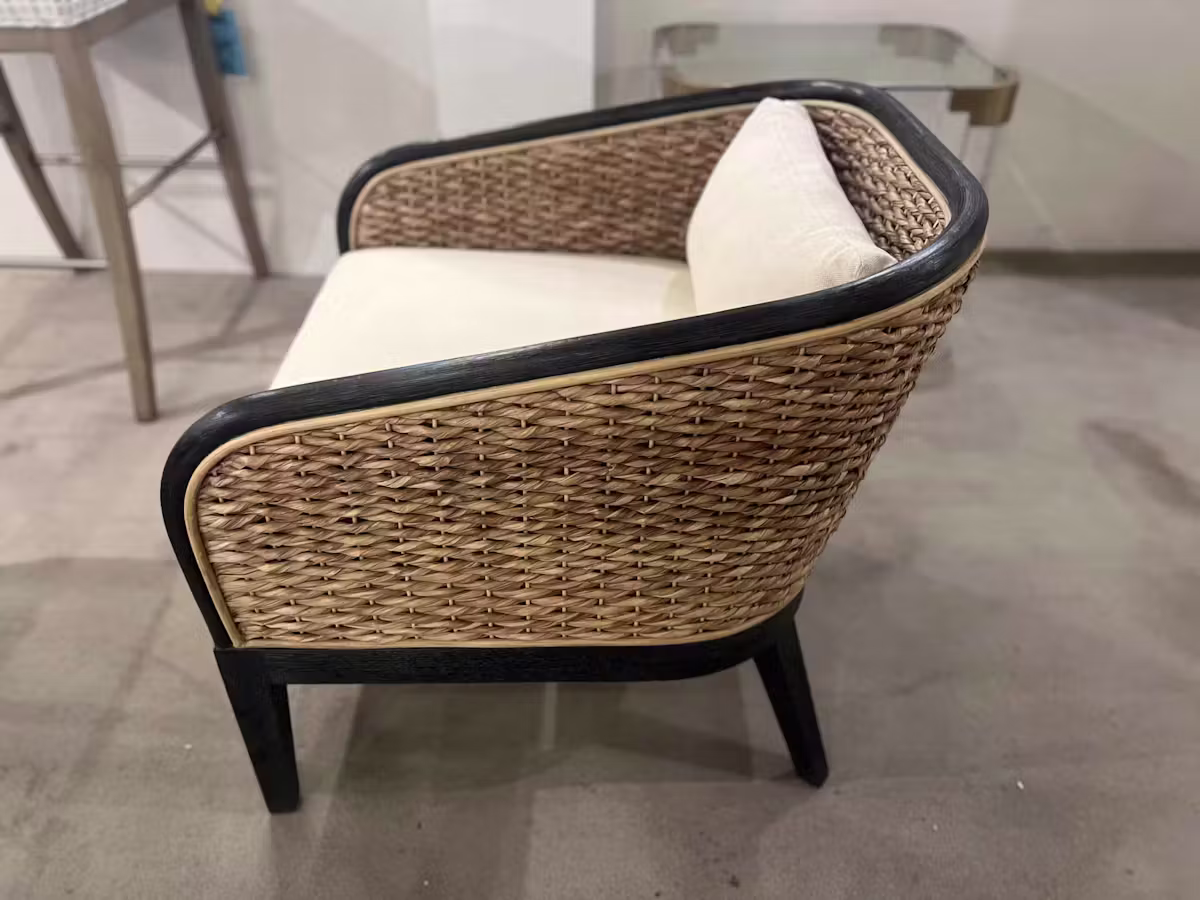 Century CT6113/80 Lounge Chair Century CT6113/80 Lounge Chair