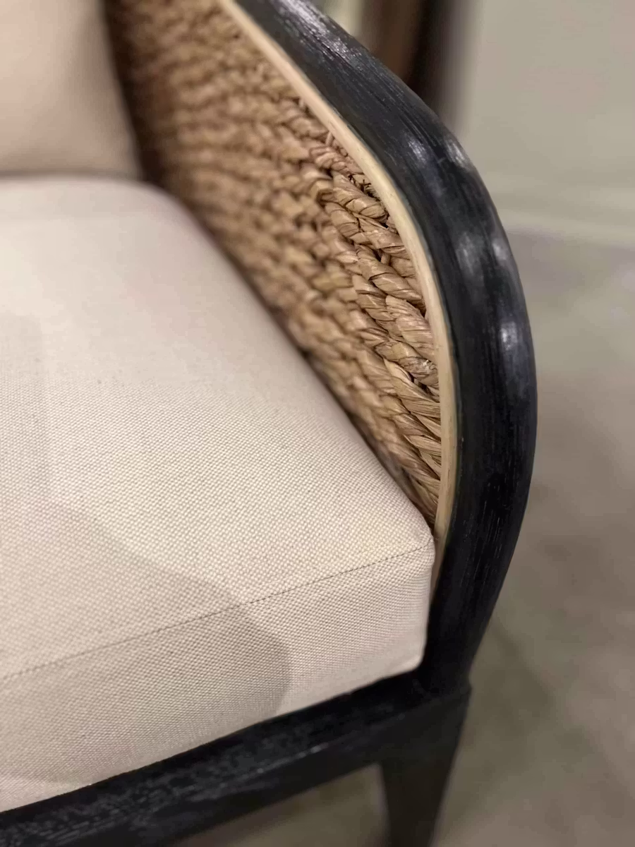 Century CT6113/80 Lounge Chair Century CT6113/80 Lounge Chair