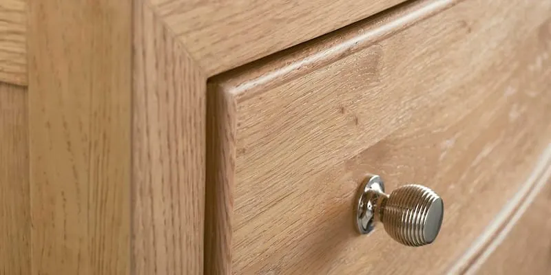 Bassett Furniture 2544-0251 Newbury 5 Drawer Chest Bassett Furniture 2544-0251 Newbury 5 Drawer Chest