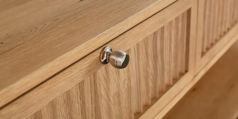 Bassett Furniture 6544-0698 Newbury 3 Drawer Console Table Bassett Furniture 6544-0698 Newbury 3 Drawer Console Table