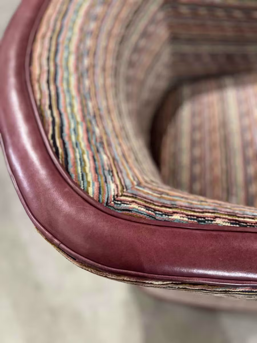 Jessica Charles 5370-S/130 Skylar Swivel Chair Jessica Charles 5370-S/130 Skylar Swivel Chair