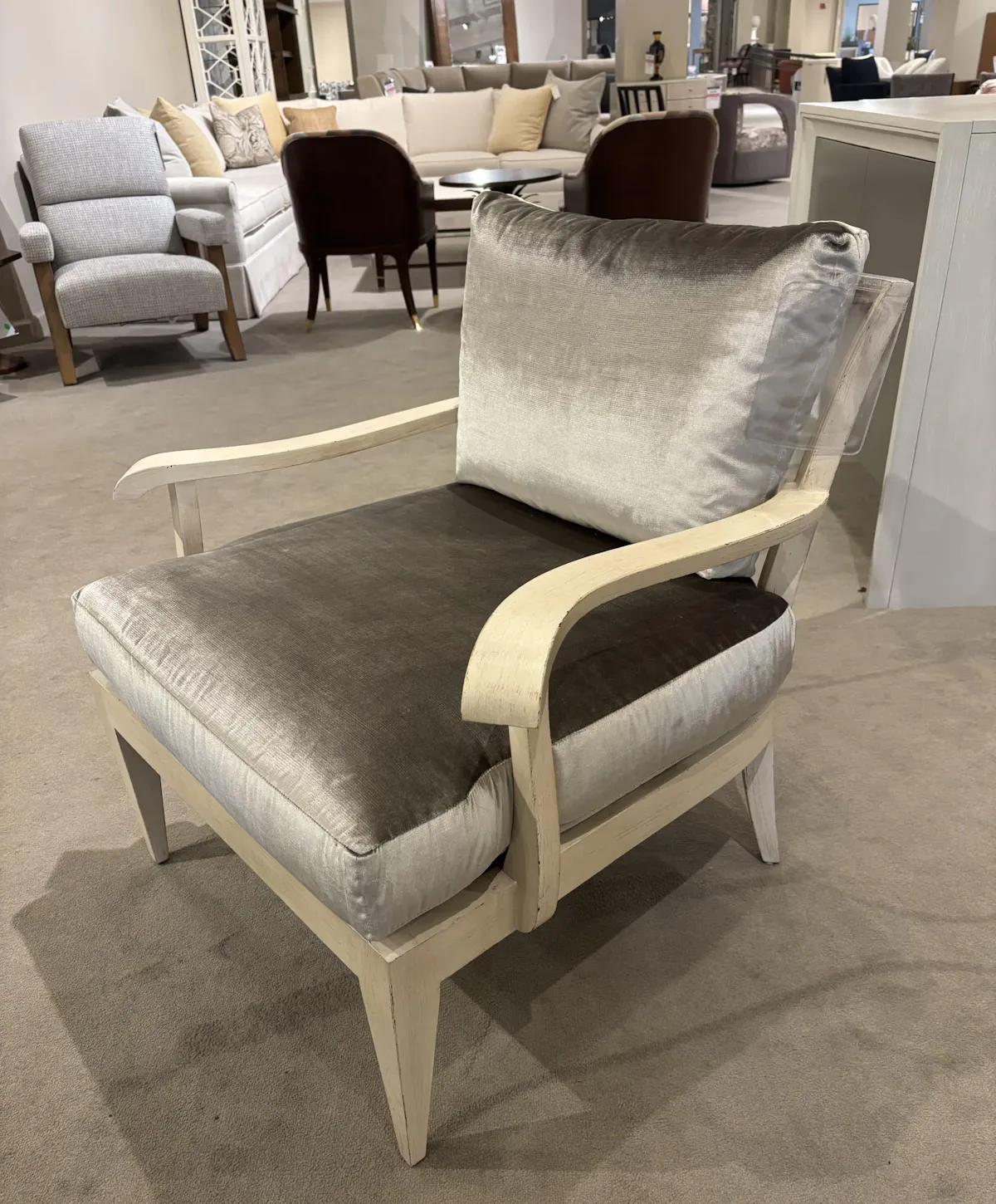 Century 11-2153/190 Valyn Chair Century 11-2153/190 Valyn Chair