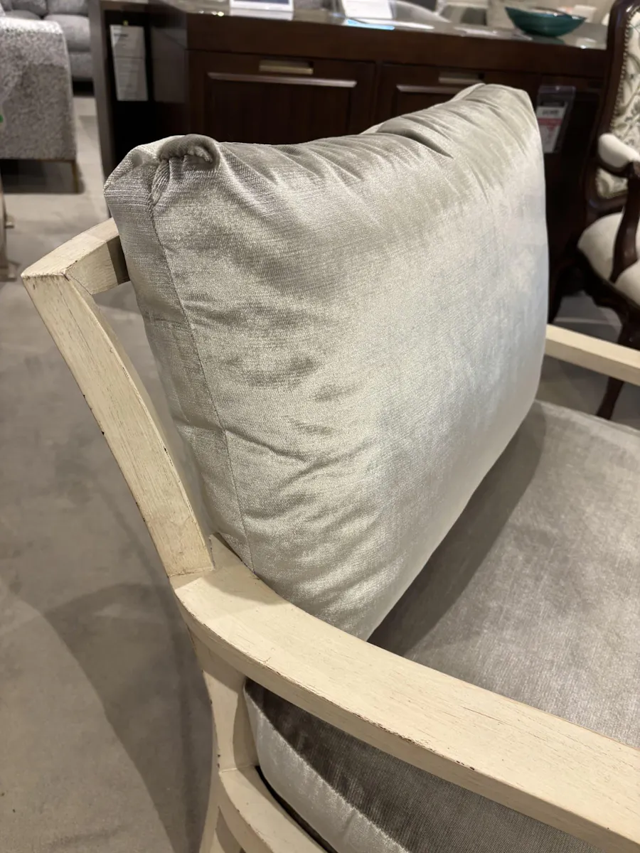 Century 11-2153/190 Valyn Chair Century 11-2153/190 Valyn Chair